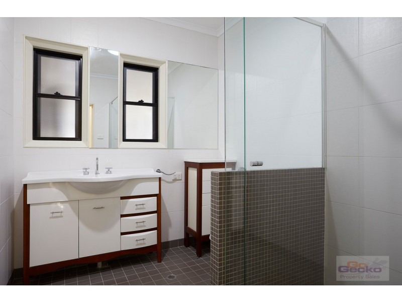 124 Marshall Road, Holland Park West QLD 4121