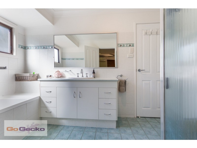 11 Stanway Cr, Alexandra Hills QLD 4161