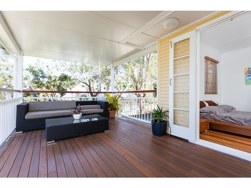 16 Topaz Street, Holland Park QLD 4121