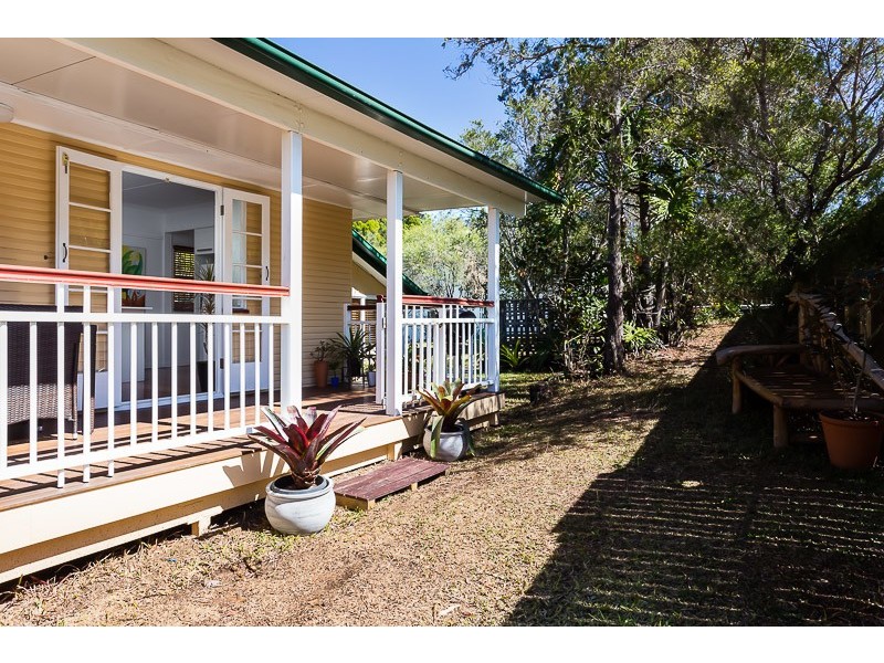 16 Topaz Street, Holland Park QLD 4121