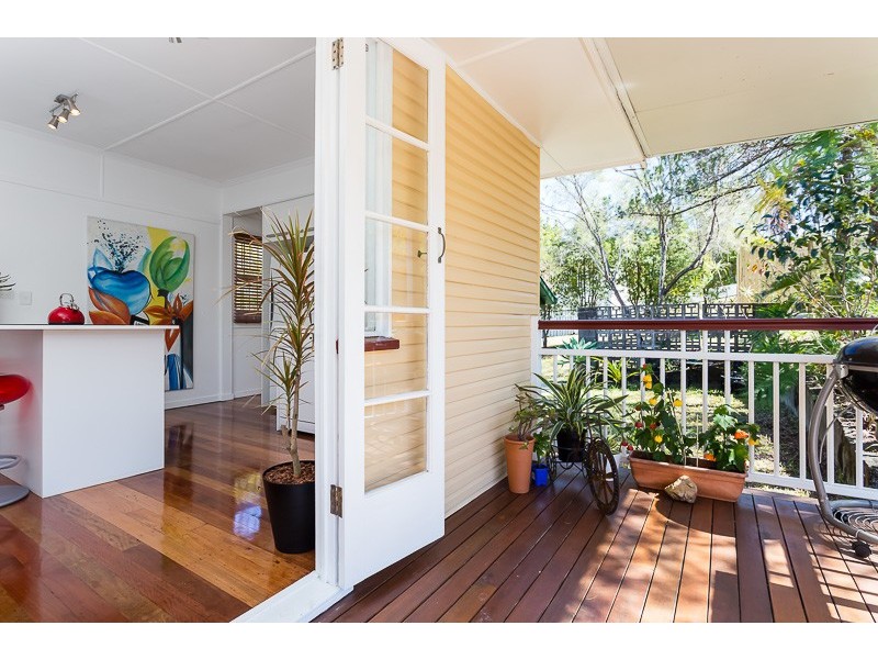 16 Topaz Street, Holland Park QLD 4121