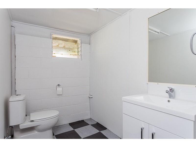 16 Topaz Street, Holland Park QLD 4121