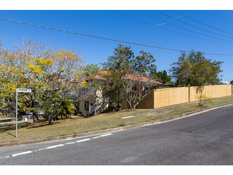 16 Topaz Street, Holland Park QLD 4121