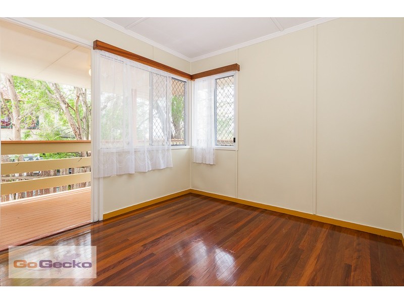 61 Mingera Street, Mansfield QLD 4122