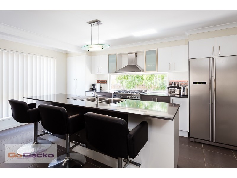 1 Krystelle Close, Oxley QLD 4075