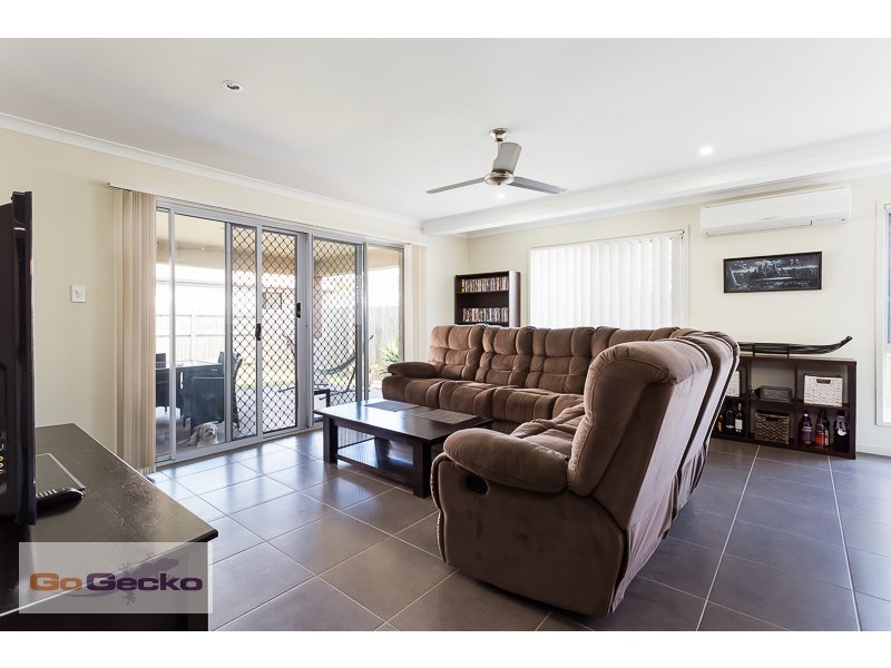 1 Krystelle Close, Oxley QLD 4075