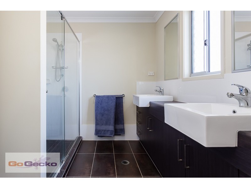 1 Krystelle Close, Oxley QLD 4075
