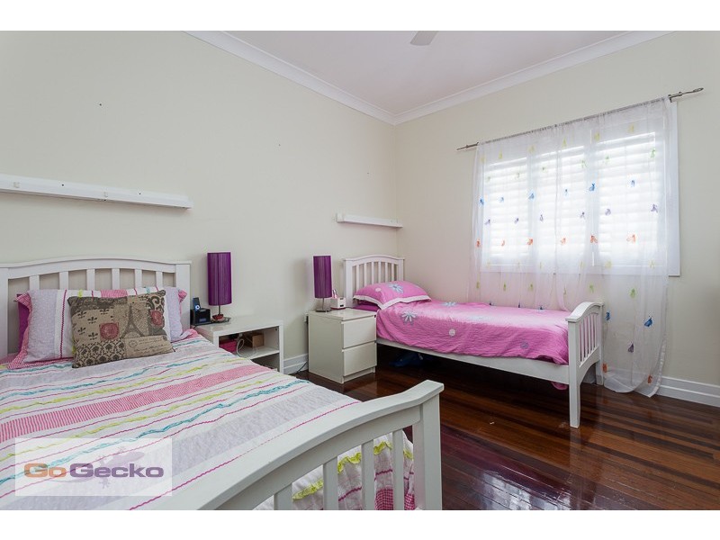 43 Emma Street, Holland Park West QLD 4121