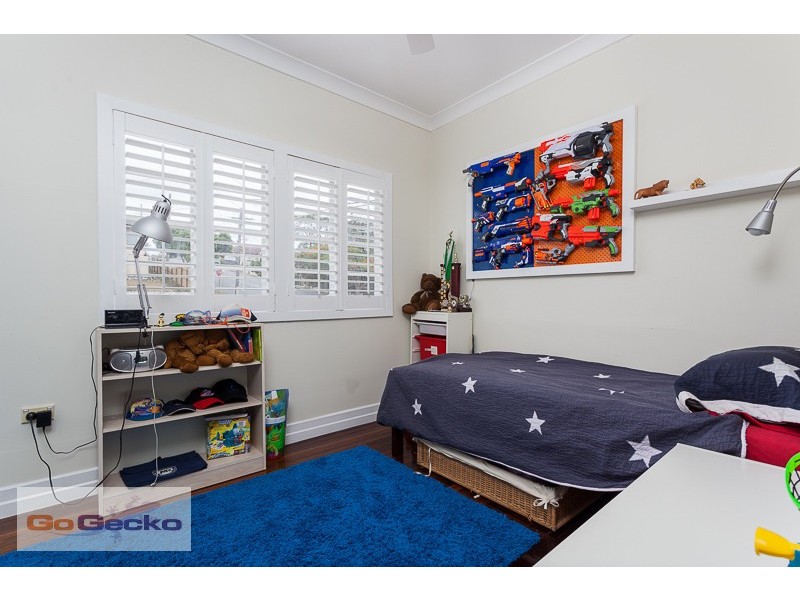 43 Emma Street, Holland Park West QLD 4121