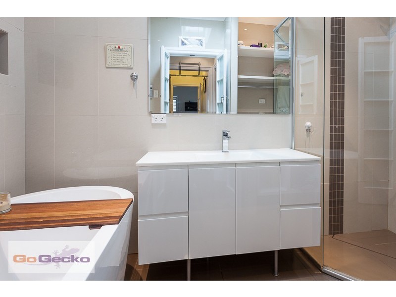 43 Emma Street, Holland Park West QLD 4121