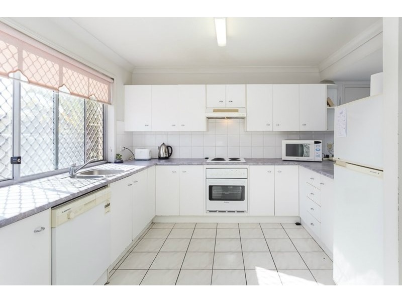 18/10 Lawrence Close, Robertson QLD 4109