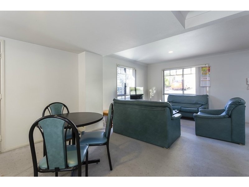 18/10 Lawrence Close, Robertson QLD 4109