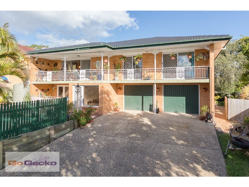 8 Danina Street, Mansfield QLD 4122