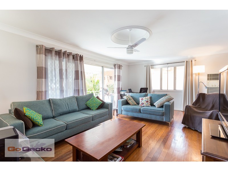 8 Danina Street, Mansfield QLD 4122