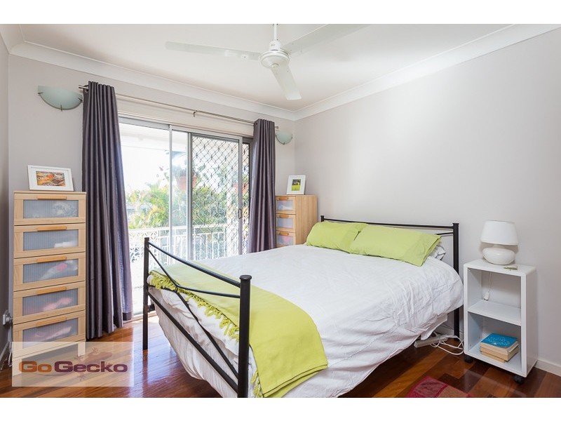 8 Danina Street, Mansfield QLD 4122