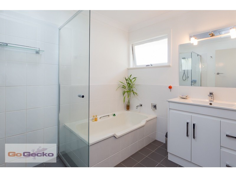 8 Danina Street, Mansfield QLD 4122