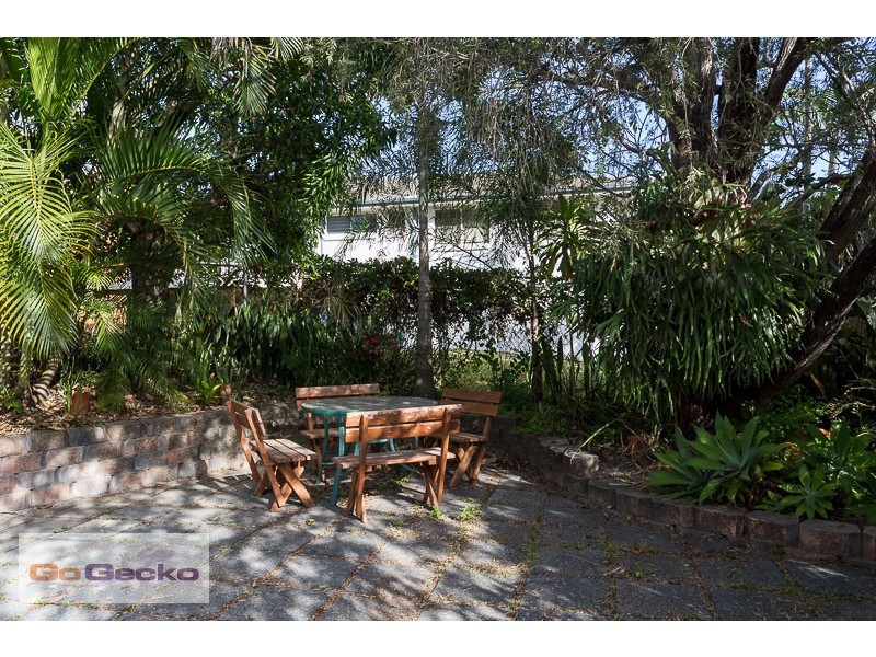 8 Danina Street, Mansfield QLD 4122