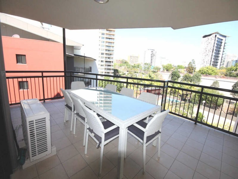 126/15 Goodwin Street, Kangaroo Point QLD 4169