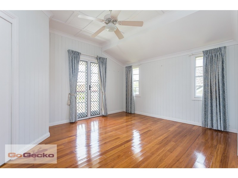 64 Clara Street, Corinda QLD 4075