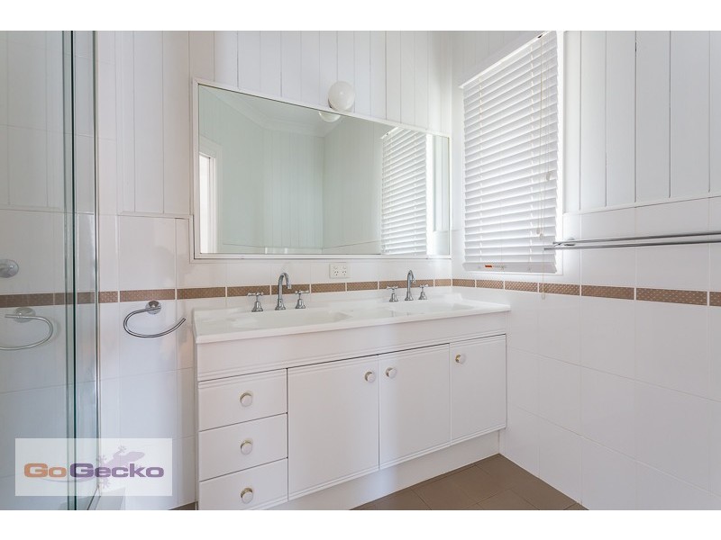 64 Clara Street, Corinda QLD 4075