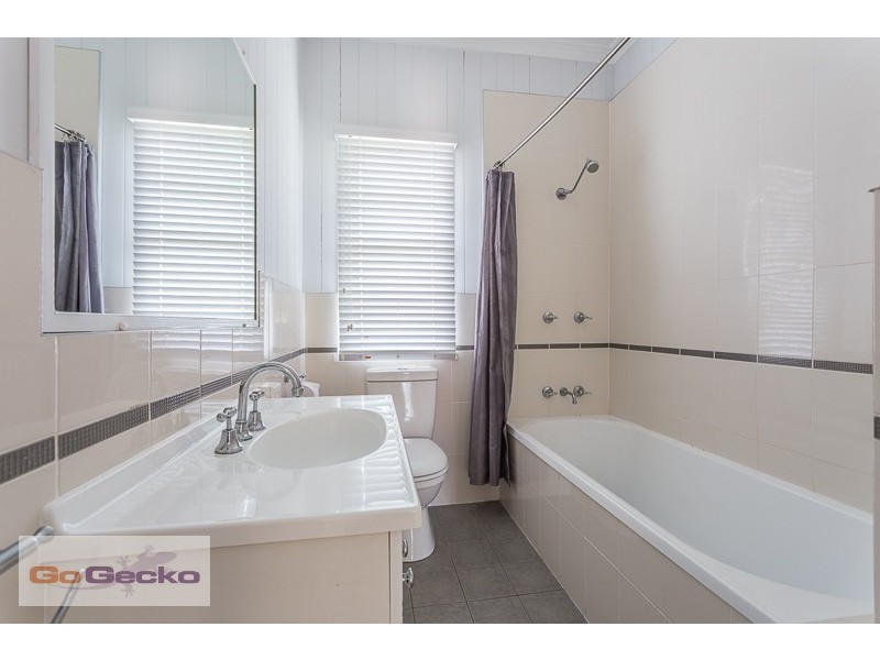 64 Clara Street, Corinda QLD 4075