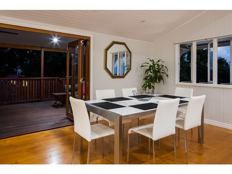 38 Young Street, Annerley QLD 4103