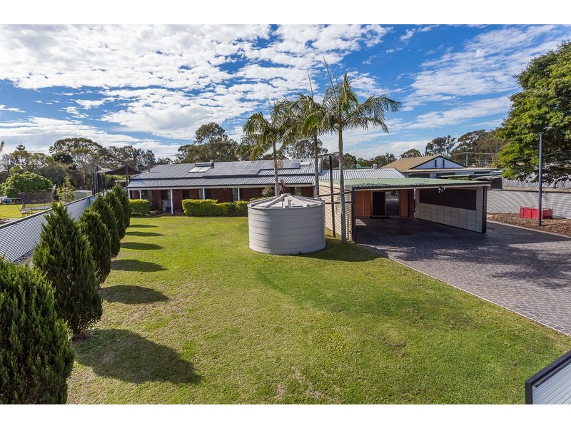33 Whitehall Avenue, Birkdale QLD 4159