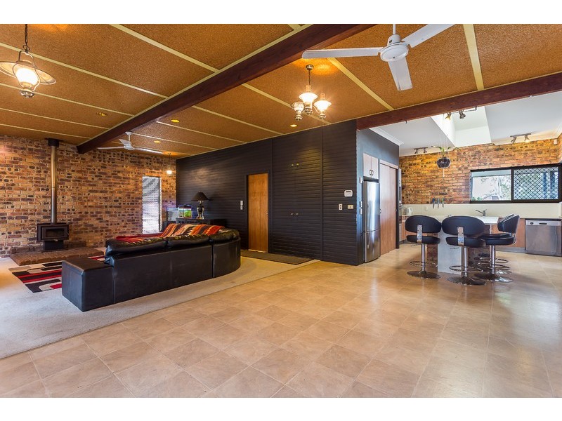 33 Whitehall Avenue, Birkdale QLD 4159