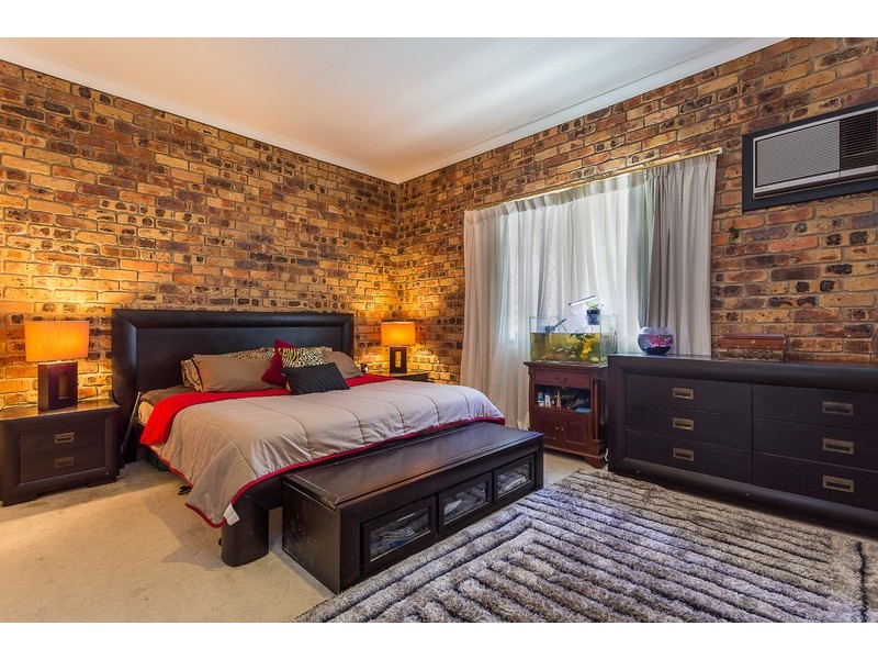 33 Whitehall Avenue, Birkdale QLD 4159