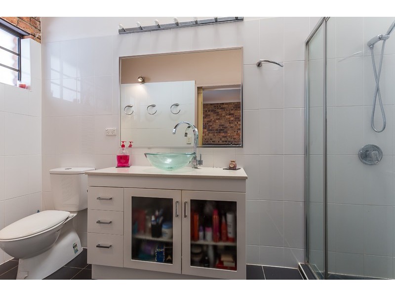 33 Whitehall Avenue, Birkdale QLD 4159