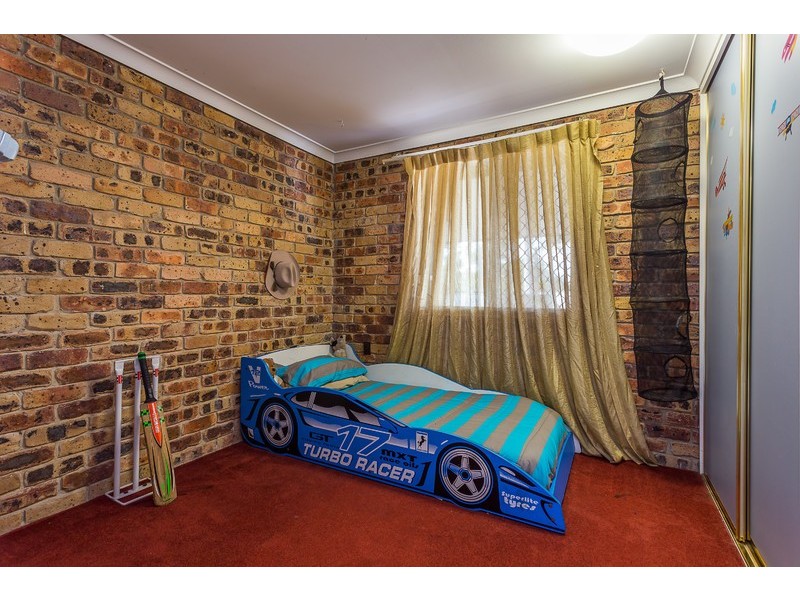 33 Whitehall Avenue, Birkdale QLD 4159