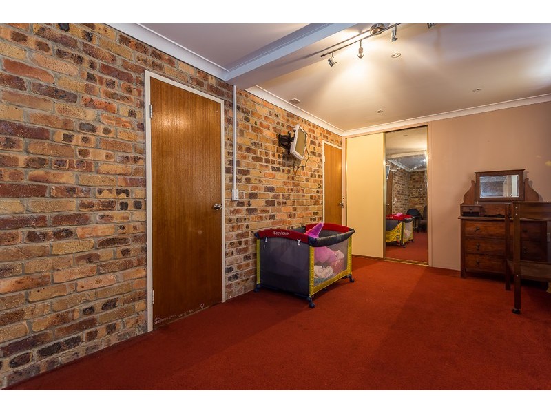 33 Whitehall Avenue, Birkdale QLD 4159