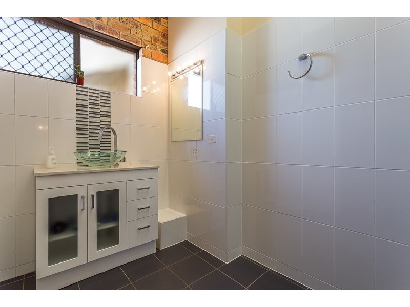 33 Whitehall Avenue, Birkdale QLD 4159