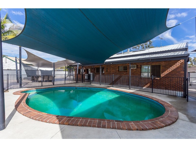 33 Whitehall Avenue, Birkdale QLD 4159