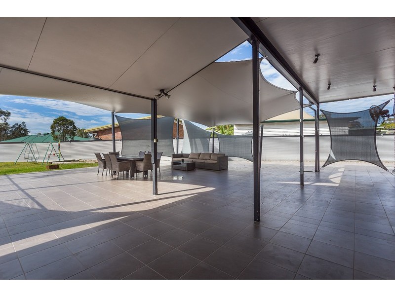 33 Whitehall Avenue, Birkdale QLD 4159