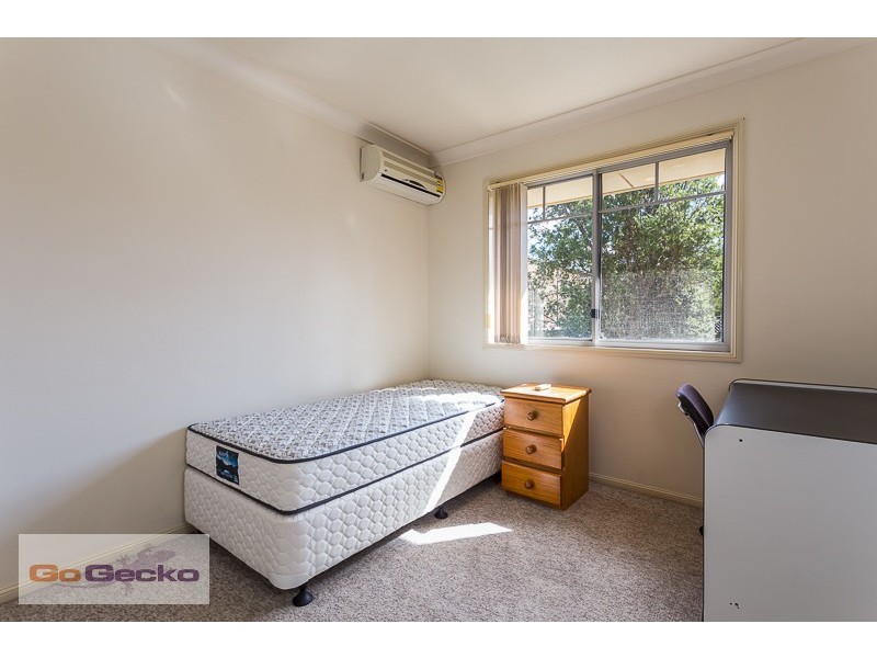 10/10 Lawrence Close, Robertson QLD 4109