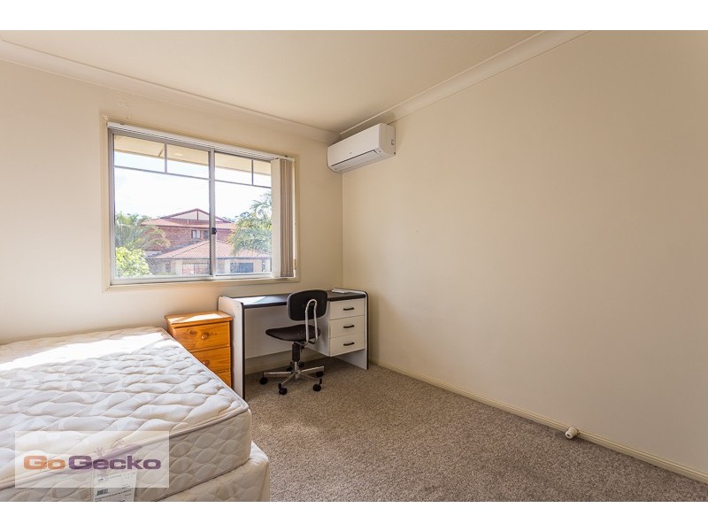 10/10 Lawrence Close, Robertson QLD 4109