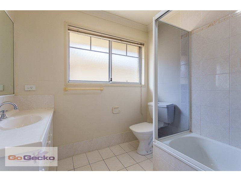 10/10 Lawrence Close, Robertson QLD 4109