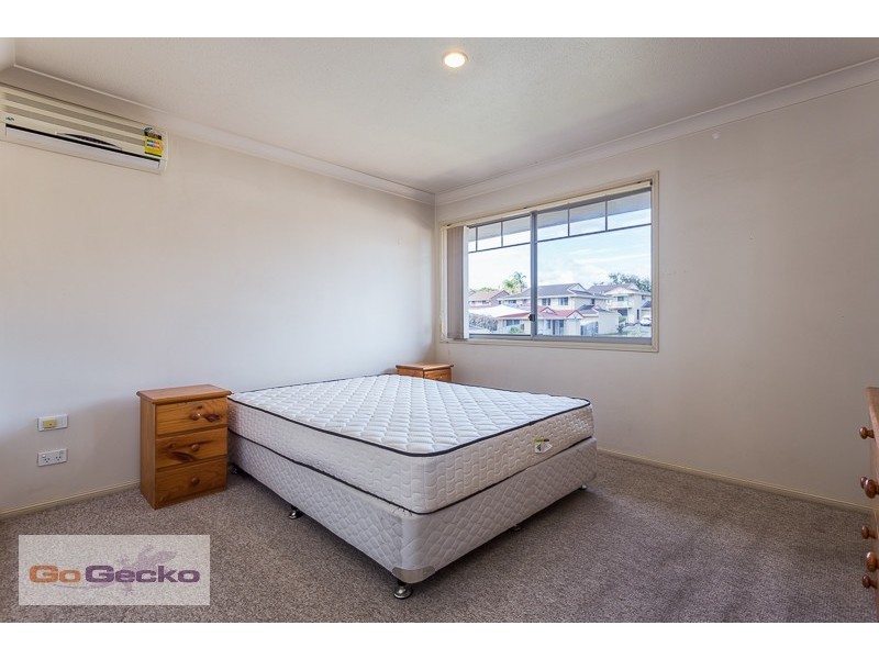 10/10 Lawrence Close, Robertson QLD 4109