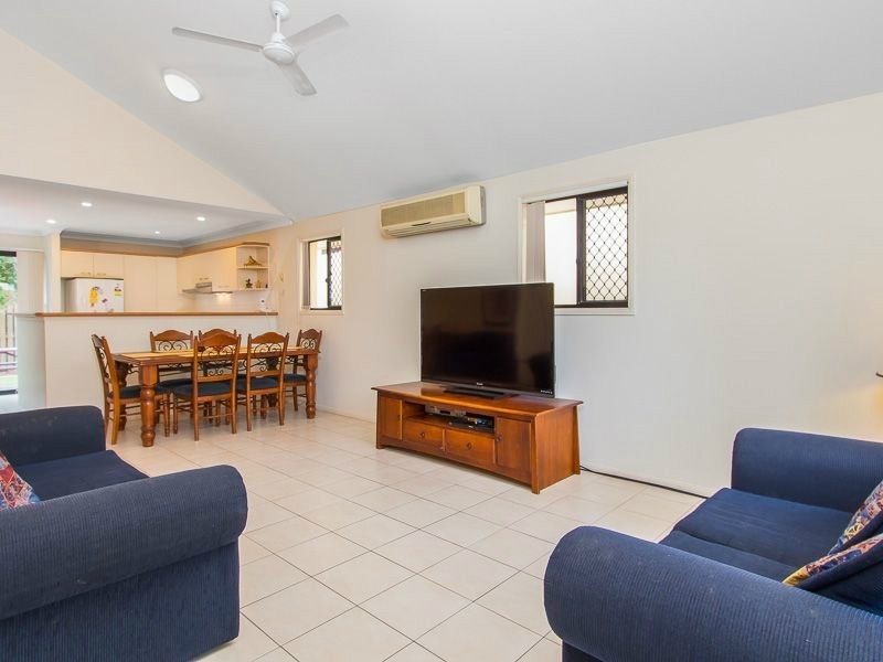 110 Scrub Road, Carindale QLD 4152