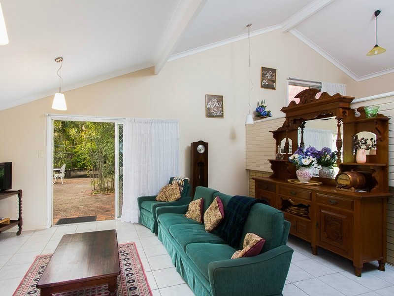 13 Nevern Street, Macgregor QLD 4109