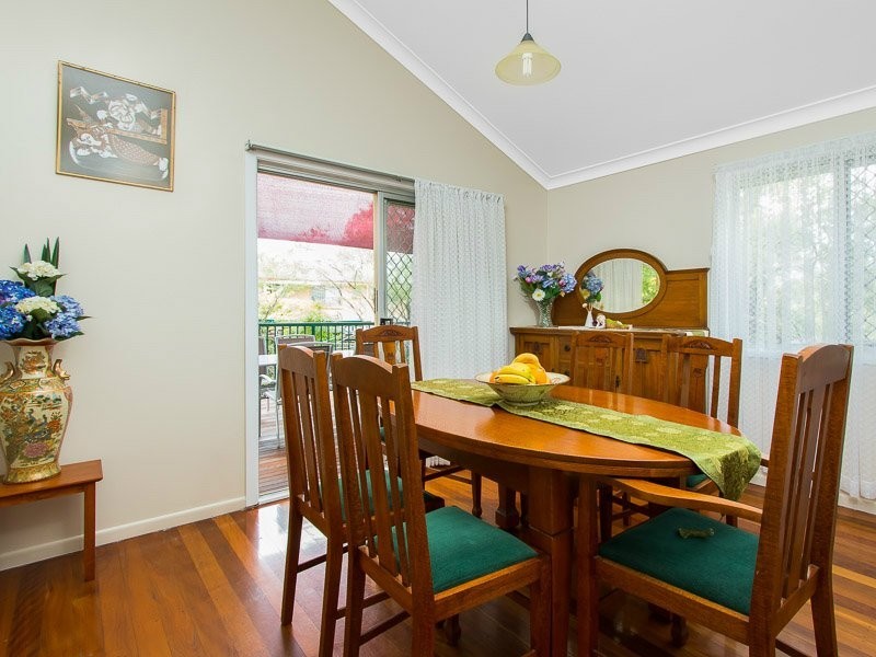 13 Nevern Street, Macgregor QLD 4109