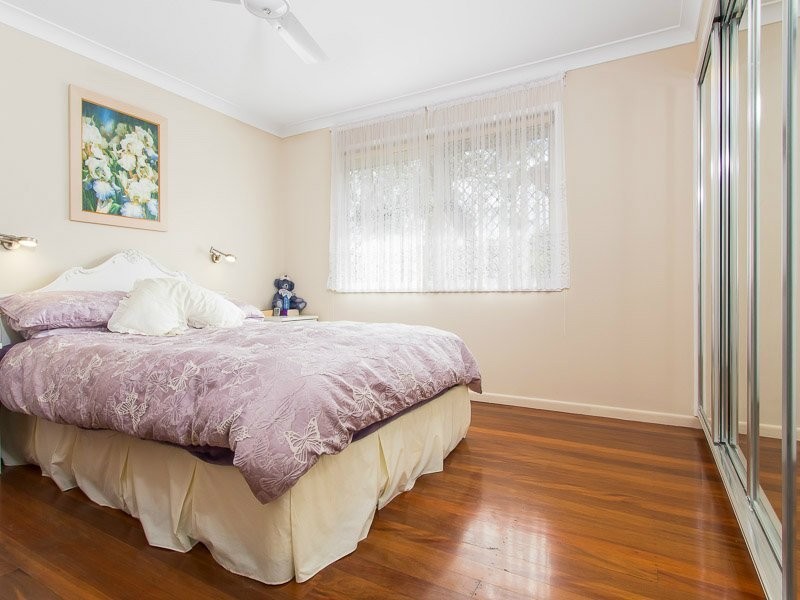 13 Nevern Street, Macgregor QLD 4109