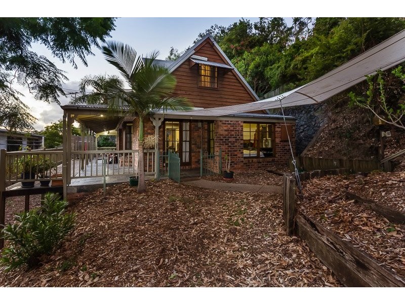 2a Dukinfield Street, Bowen Hills QLD 4006