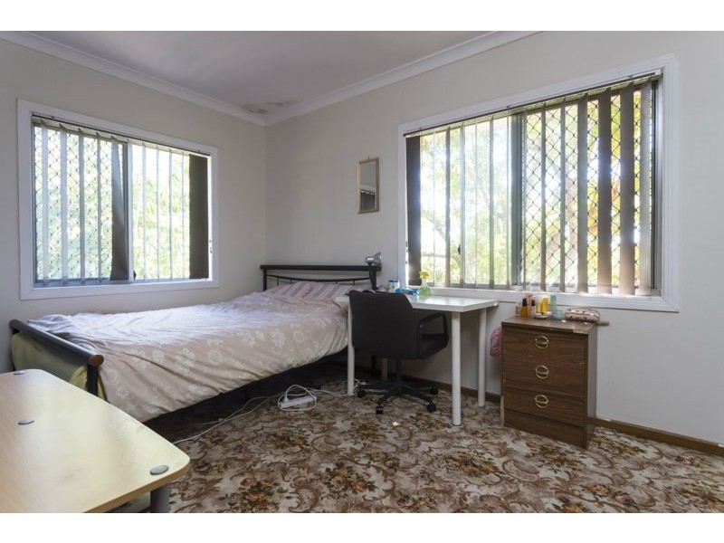 121 Burn Street, Camp Hill QLD 4152