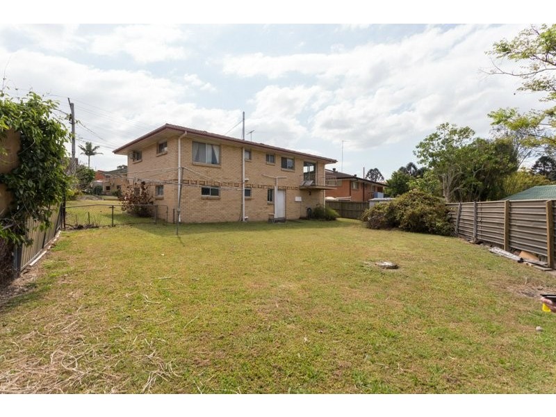 74 Granadilla Street, Macgregor QLD 4109