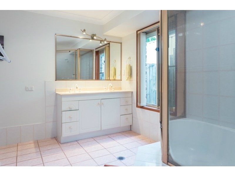 4 Oprah Place, Belmont QLD 4153