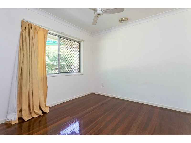 23 Laver Street, Macgregor QLD 4109