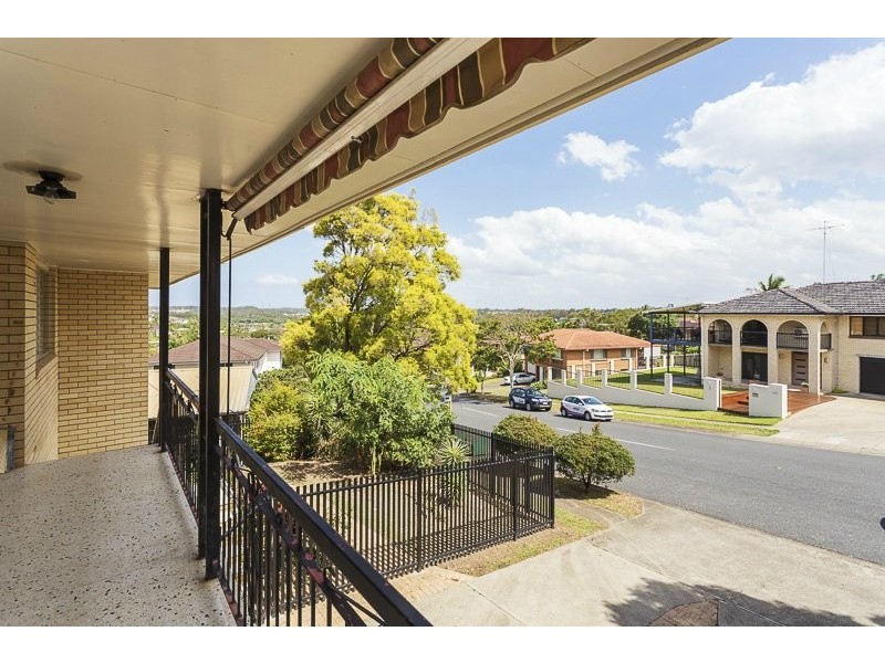 145 Greenmeadow Road, Mansfield QLD 4122