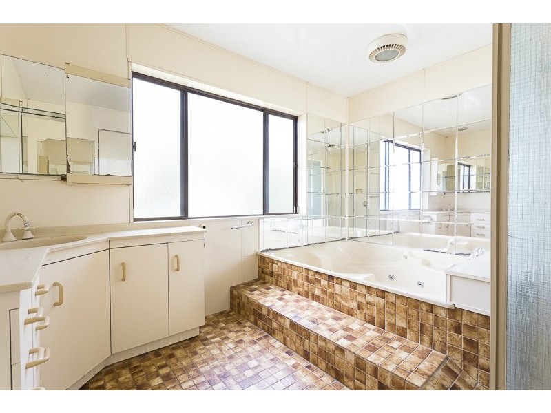 11 Newdegate Street, Greenslopes QLD 4120